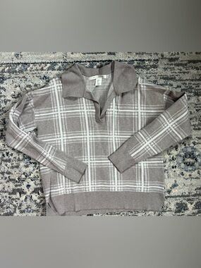 Max Studio plaid v-neck collared sweater